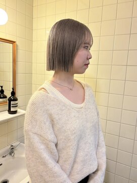 レジーロ (Regilo) タッセルボブ／ホワイトベージュ