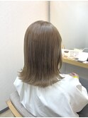 赤み消し明るめオリーブベージュ