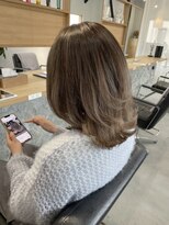 リブ(LIV)&nbsp;サンドベージュ/グラデーションカラー/ミディアムスタイル