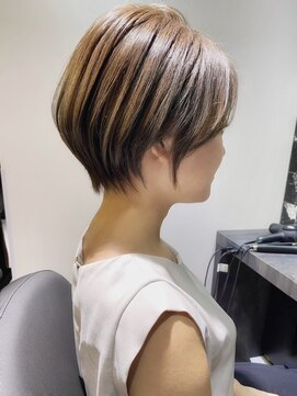 ワンバイジエクト 梅田 【似合わせ白髪ぼかし】細めハイライト/くすみベージュ/美髪