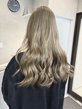 ジゼル 小倉(GiseL) 艶グレージュ【かじ】/ GiseL小倉@kaji_de_experiences