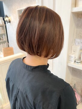 福山Caary30代40代人気小顔補正立体カット前下がりレイヤーボブ