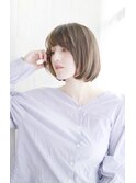 ショートバングの透け感バングボブスタイル