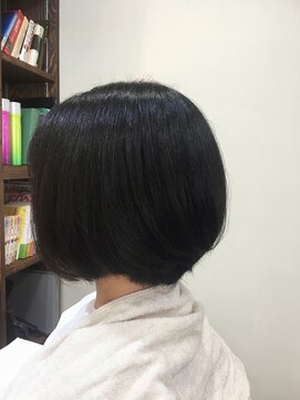 ニッチ(Nitti) ショートボブ