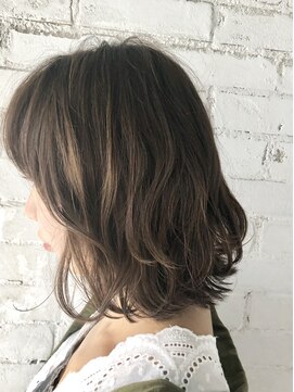 ベルビアンカ(Belle BIANCA) Belle BIANCA イルミナカラーカーキアッシュ by亀山