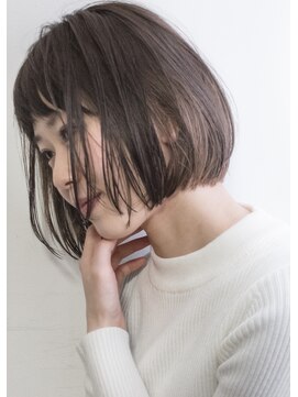 シロ(SiLO) 大人透明感【色濃く透けるカラー】切りっぱなしボブ