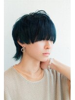 ハク アトリエ(HaKU atelier)&nbsp;うざバングマッシュウルフネイビーカラーハーフブリーチ