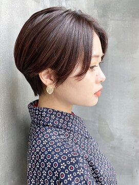 ローリー(Rowlly) - 長めの前髪が大人っぽいナチュラルなショート-　SIDE