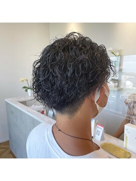 ローブ(L’AUBE) ツイストスパイラルパーマメンズニュアンスパーマメンズカット