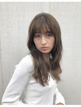 ラグナ(Raguna) ナチュラルウェーブロング×グレーベージュ♪