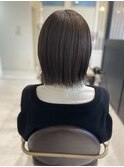 ディープグレージュ×切りっぱなしボブ
