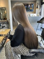 ヘリム(HELIM)&nbsp;【石川尚之】顔まわりレイヤー/くすみオリーブグレージュロング