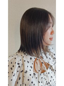 チルバイヘアーガーデンミルクティ(Chillbyhairgardenmilktea) 切りっぱなしボブ