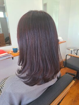 クッカ(kukka) モカブラウンカラーのミディアムスタイル