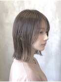 切りっぱなしボブ　ヘーゼルベージュカラー　レイヤーボブ