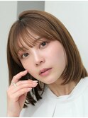 表参道白髪ぼかしハイライトミディアムボブアッシュグレー30代