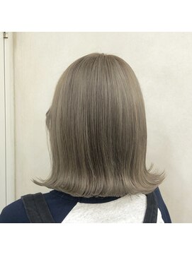 イル(iLu.) 外ハネボブ×ミルクティーグレージュ