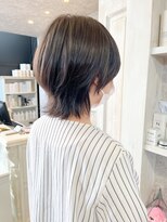 キャアリー(Caary) 福山人気caaryミニウルフこなれくびれヘア愛され流し前髪20代