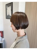 栗色カラーボブスタイル