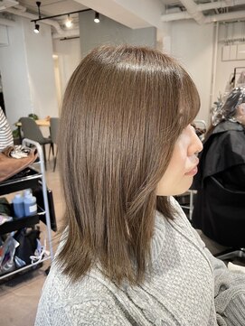 シキ 戸塚(Shiki.) 髪質改善　韓国　レイヤー　外はね