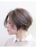 ルプラ ブリリアント(le-pla brilliant)&nbsp;前下がりショート/センターパート/ミルクティーベージュ/豊橋