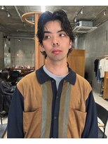 ウェウェ(wewe)&nbsp;センターパートウルフニュアンスメンズパーマ20代30代40代