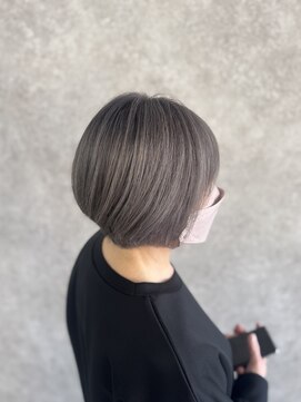 アンダーバー(UNDRvr) ブリーチで作る!白髪ぼかしグレーカラー