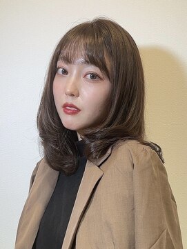 レヴィア(REVIA) レイヤーカット前髪カット髪質改善トリートメント