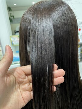 ヘアメイク マキア(HAIR MAKE MAQUIA) ストレート