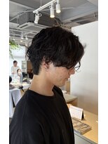 ジゼラ(GISELA)&nbsp;刈り上げなし センターパート ニュアンスパーマ