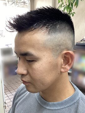 理容 マキノ フェードカット