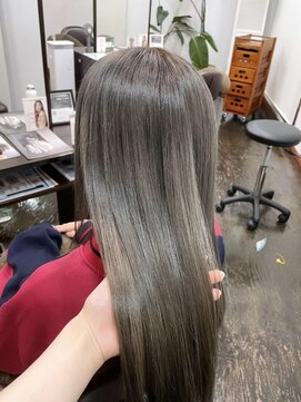 ラリュエル 江曽島店(La Ruelle.) オリーブグレージュ