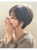 美容室ツギ(tsugi) 大人かわいいショート　くびれセミディ