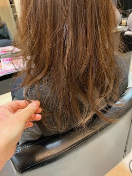 ディーヘアーデザイン(d.HAIR DESIGN) ふんわりゆる巻き☆コテ仕上げ
