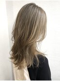 海外風レイヤーカット×ブロンドベージュ