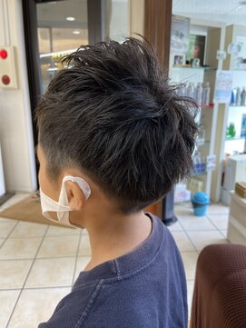 クオリス 上板橋店(QUALIS) チャイルドモテアシメカット【ツーブロ×刈り上げ】