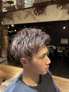 メンズヘアー スパイス 鍋島(Men's Hair SPICE)の写真/佐賀市内のメンズサロンは【SPICE】!!トレンドを掴んだデザインカラーでイメチェンするならココで決まり!!