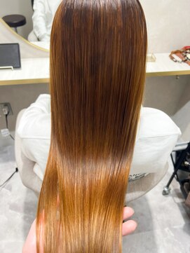 クラッチ 博多(CLUTCH) 大人可愛い小顔/美髪/ツヤ髪/髪質改善/縮毛矯正A10