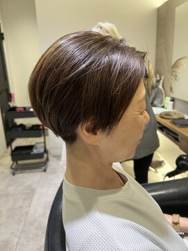 シェル 国分寺(shell) ベージュカラー/白髪ぼかしハイライト/ショート/刈り上げ女子