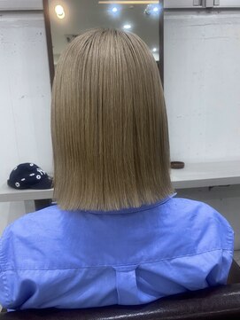 ジゼル 博多(GiseL) ホワイトブロンド/ Gisel かじ@kaji_de_experiences[博多]