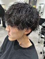 ヒュイル バイ ニアウ(Hwyl by Niau) メンズマッシュパーマツイストスパイラルパーマニュアンスパーマ