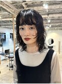 ミディアムレイヤーのニュアンスパーマ/スパイラルパーマ／黒髪