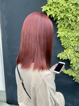 ラヴィラ(la villa) チェリーレッド/切りっぱなしボブ