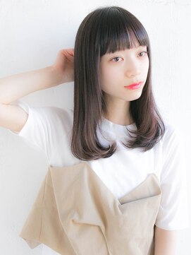 ルティア(Lutia) ダークグレージュで透明感抜群