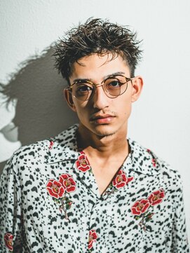 オーシャントーキョーオーバー 渋谷(OCEAN TOKYO OVER) スーツ短髪ツーブロック束感モテるパーママッシュ黒髪スパイキー