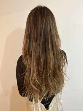 ツムグ 代官山店(TUMUGU) 大人可愛い脱白髪染めハイライトヘルシーウェーブサンドベージュ