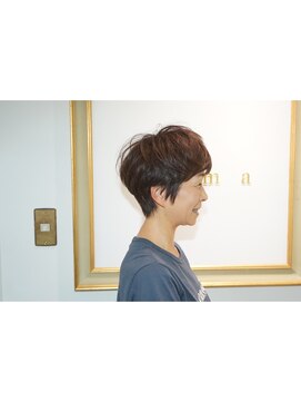 エマ(emma) ふんわりショート！ふんわりひし形ヘア！