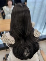 アリュウル 表参道 青山(Allure) 暗いけど透明感があるグレージュカラー×レイヤーカット◯伊藤