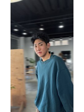 イスニック(Ysnic) スパイキーショート