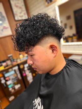 BARBERSHOP GENTLE の写真/【平日昼間が狙い目】フェードやコーンロウなど、周りと一歩差がつく本格バーバースタイルで垢抜け!